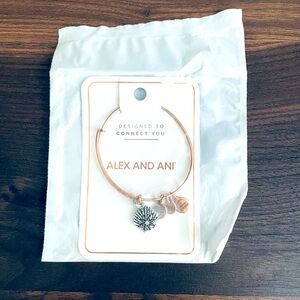 NWT Alex and Ani Seashell “Star of Venus” Bracelet